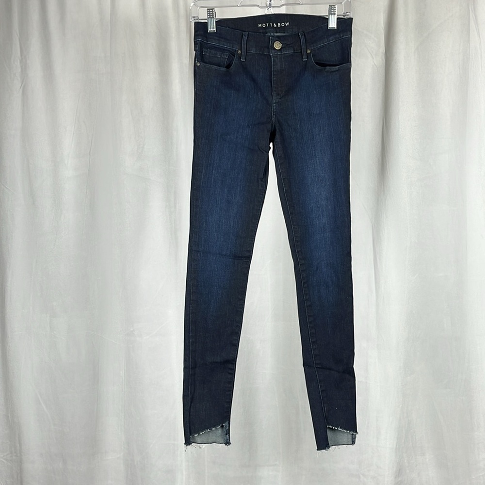 Mott & Bow Mid Rise Skinny Vestry Jean with Diagonal Hem. - Picture 3 of 10